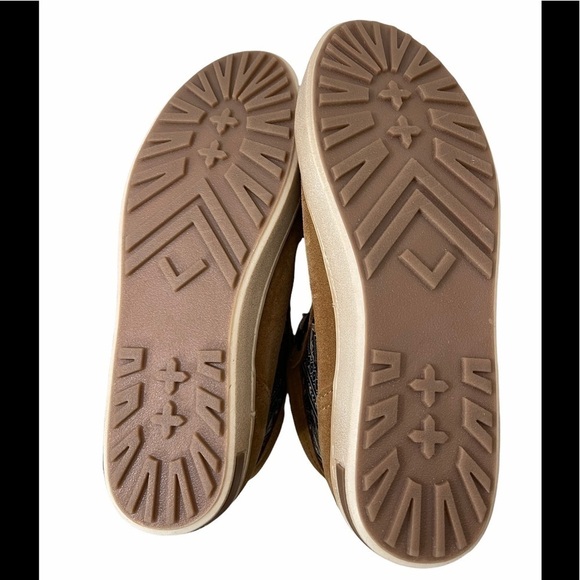 NWT- Inkkas Tan Suede camping boots. Size 12 - Picture 9 of 12